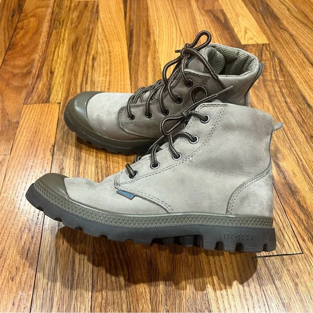 Women's Palladium Work Boots Grey,Size 6.Some stains‎ see pictures